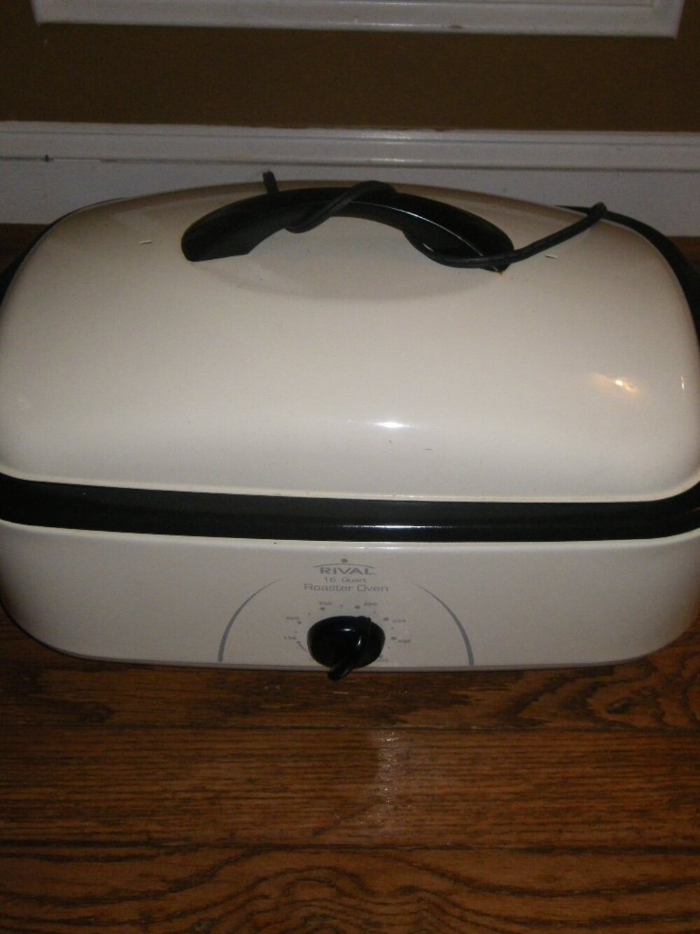 Rival 16 Quart Roaster Oven Model RO162BR Tailgating!